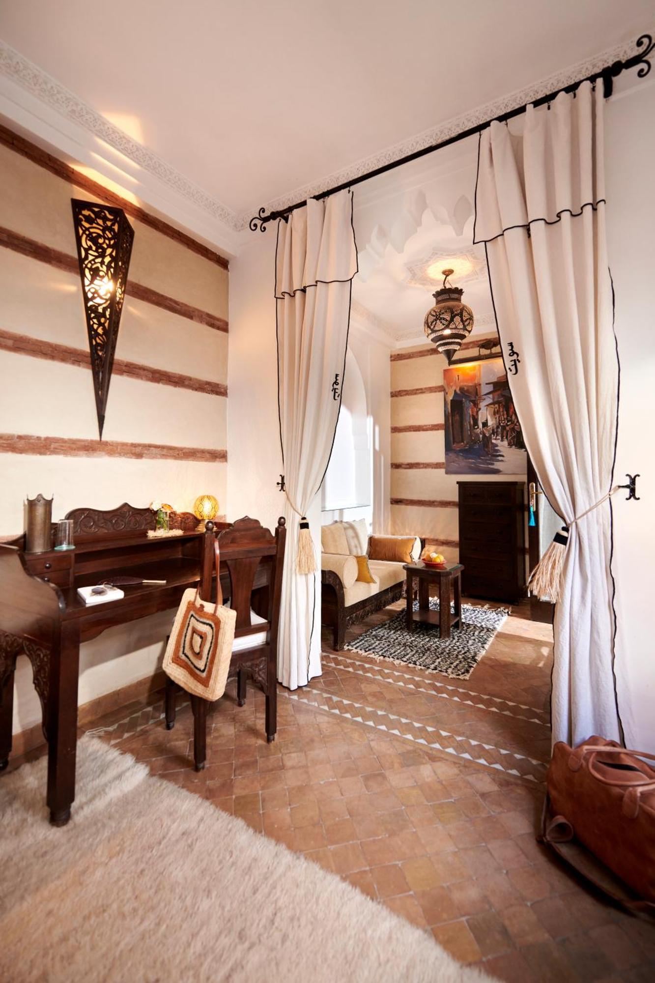 Riad Dar Amanza En Exclusivite Avec 4 Chambres Au Coeur De La Medina Marrakesh Exterior photo